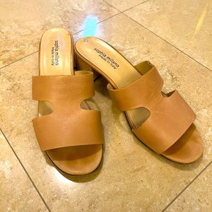 Sophia Milano Italian made Leather Sandals Size 9